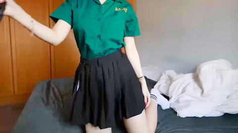 露脸女学生散发着繁衍的味道班主任再也忍受不住