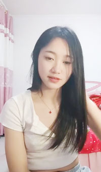 这么甜美又闷骚的女孩谁能不爱呢_-01