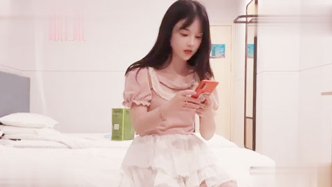 迷妹推荐--清纯白虎学生妹_开档黑丝诱惑