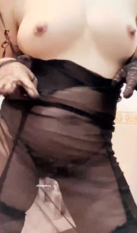 粉丝还真不少，看来好这一口的人还是挺多的嘛，也不知道有没有被封号