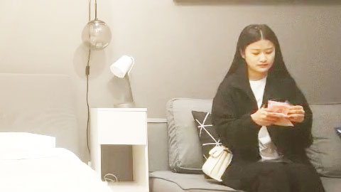 迷妹推荐--外表清纯22岁小姐姐，蜂腰翘臀，69爆操